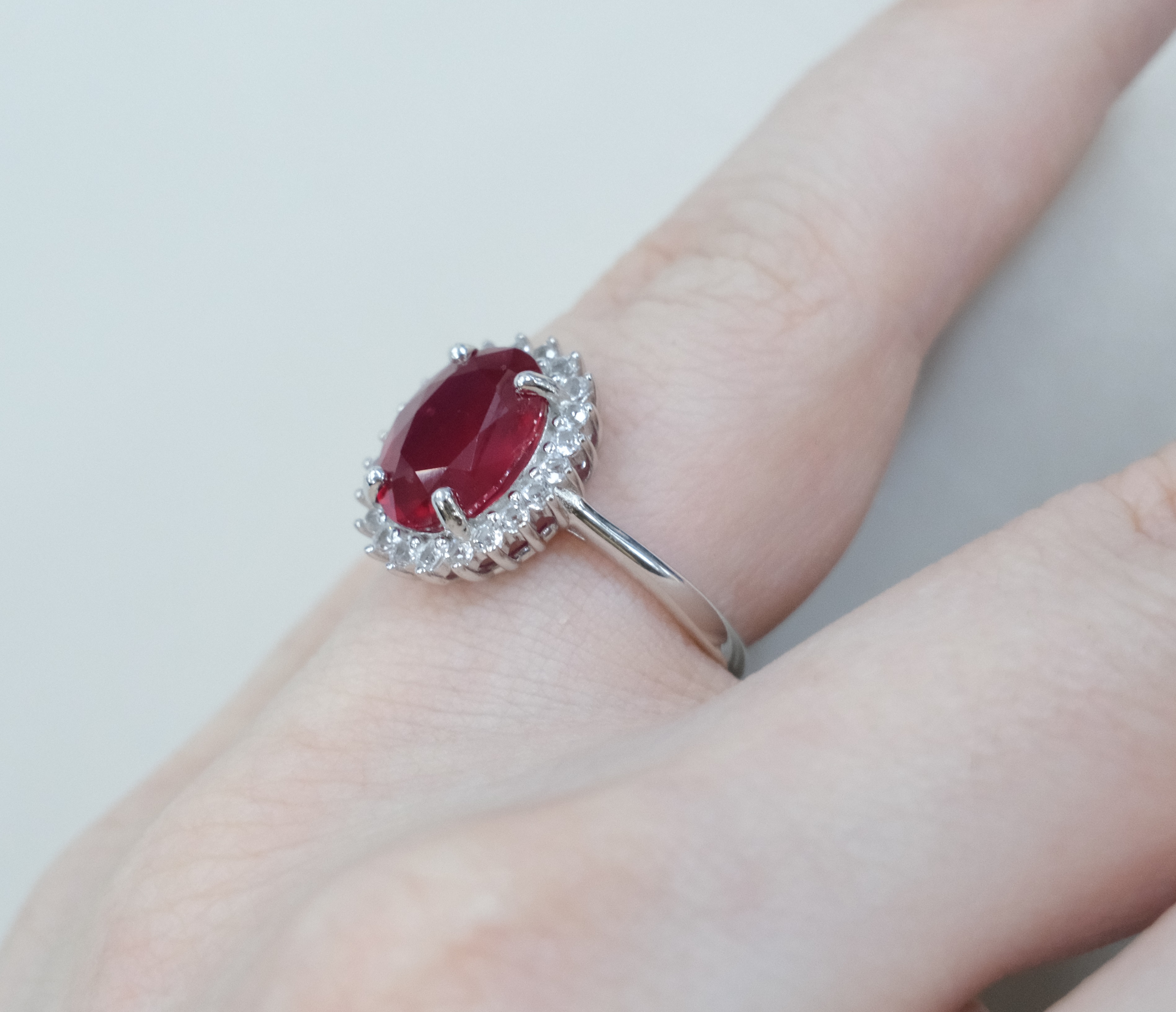 Серебряное кольцо с рубином